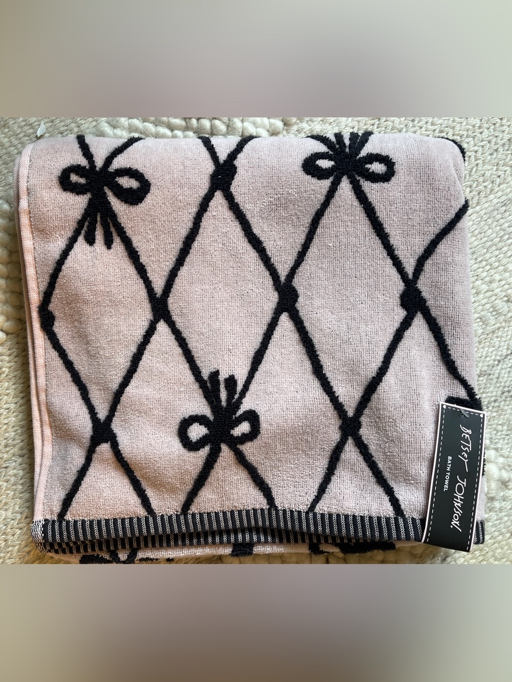 Bow Betsey Johnson Bath Towel - Picture 6 of 7